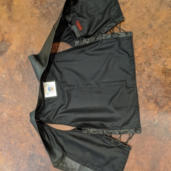 Vanguard Leather Vest - Picture 2 of 5